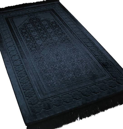 Premium Luxury Black Prayer Mat – Quilted Velvet Islamic Prayer Rug